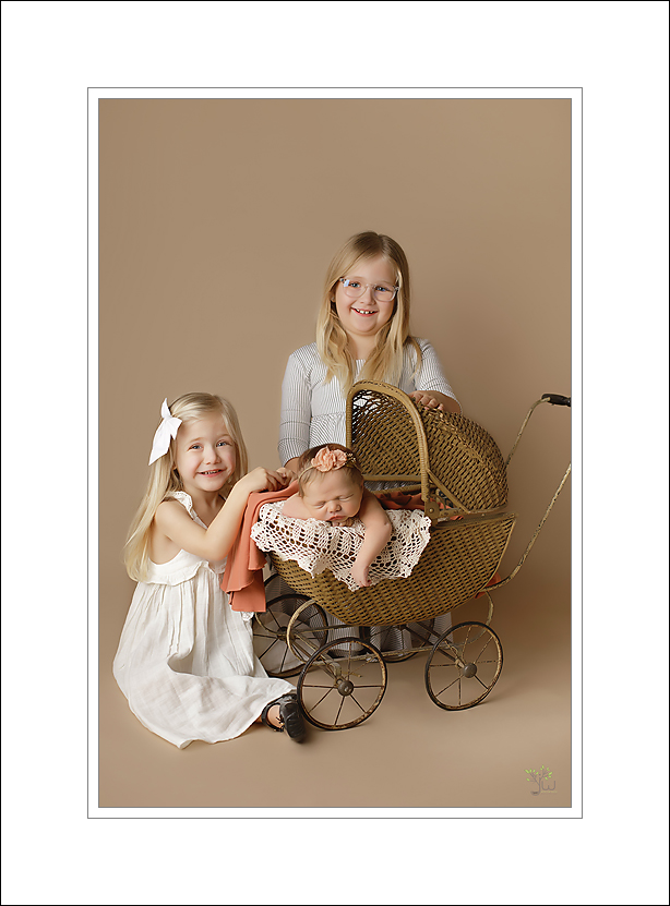 Best Tacoma newborn photographer